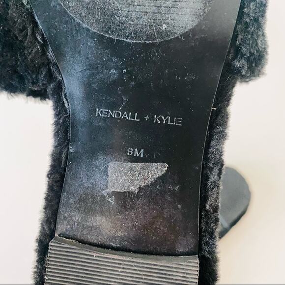 KENDALL & KYLIE Black Faux Fur Fuzzy Chloe Slide Sandals Slippers 6 Y2K 90s - Picture 6 of 7